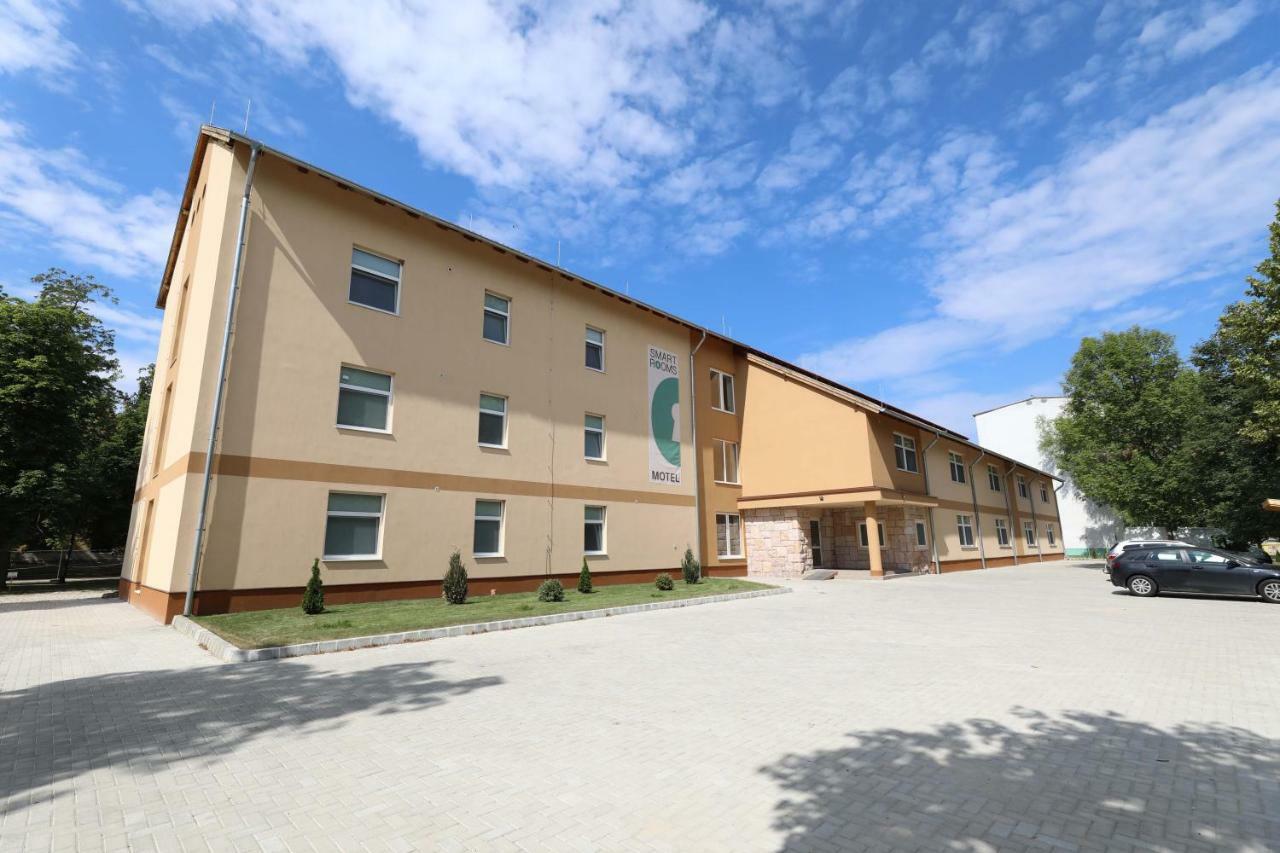 Smart Rooms Székesfehérvár Exteriör bild