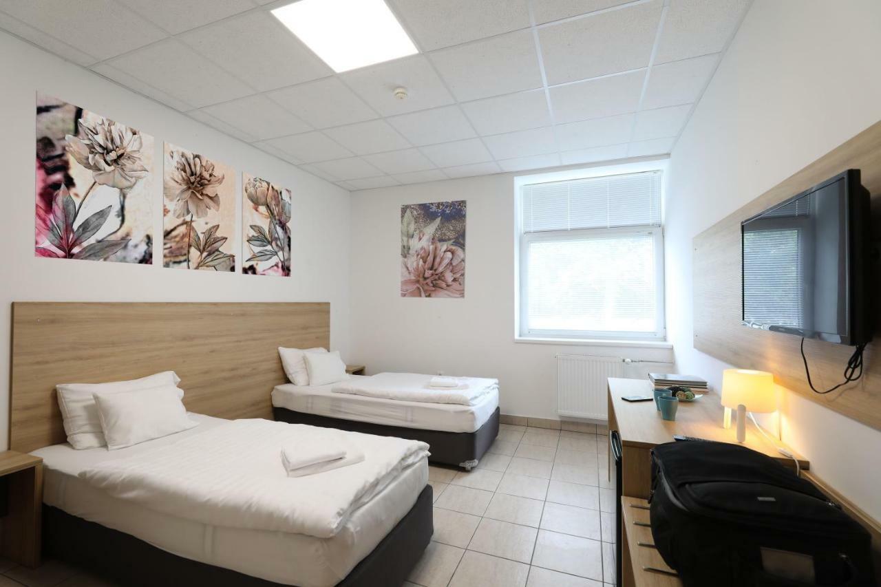 Smart Rooms Székesfehérvár Exteriör bild