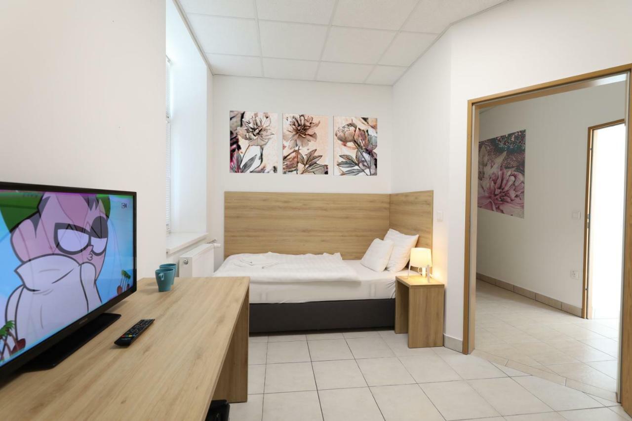 Smart Rooms Székesfehérvár Exteriör bild